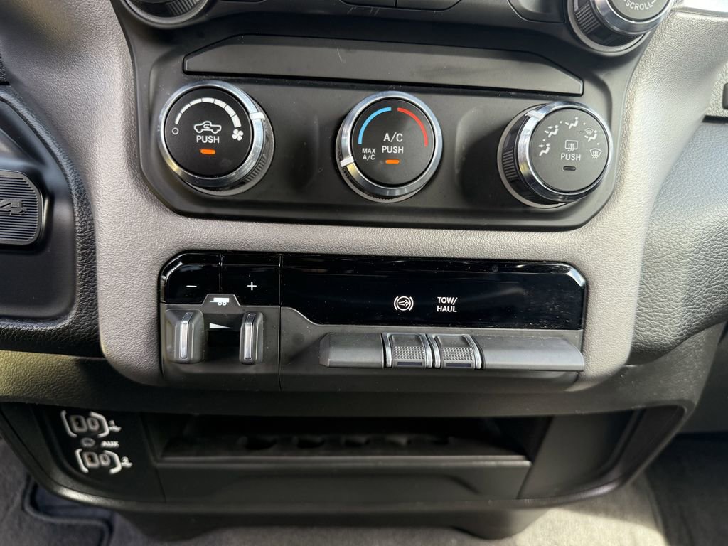 Used 2024 RAM 2500 Big Horn image 27