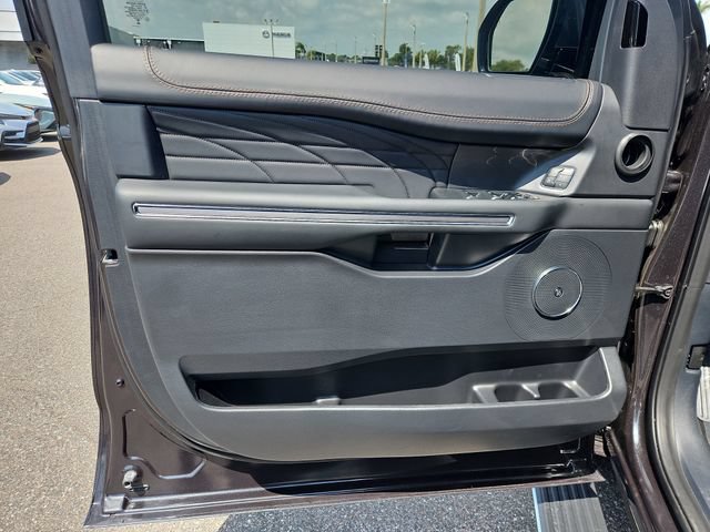 Used 2024 Ford Expedition Max Platinum AWD/4WD image 19
