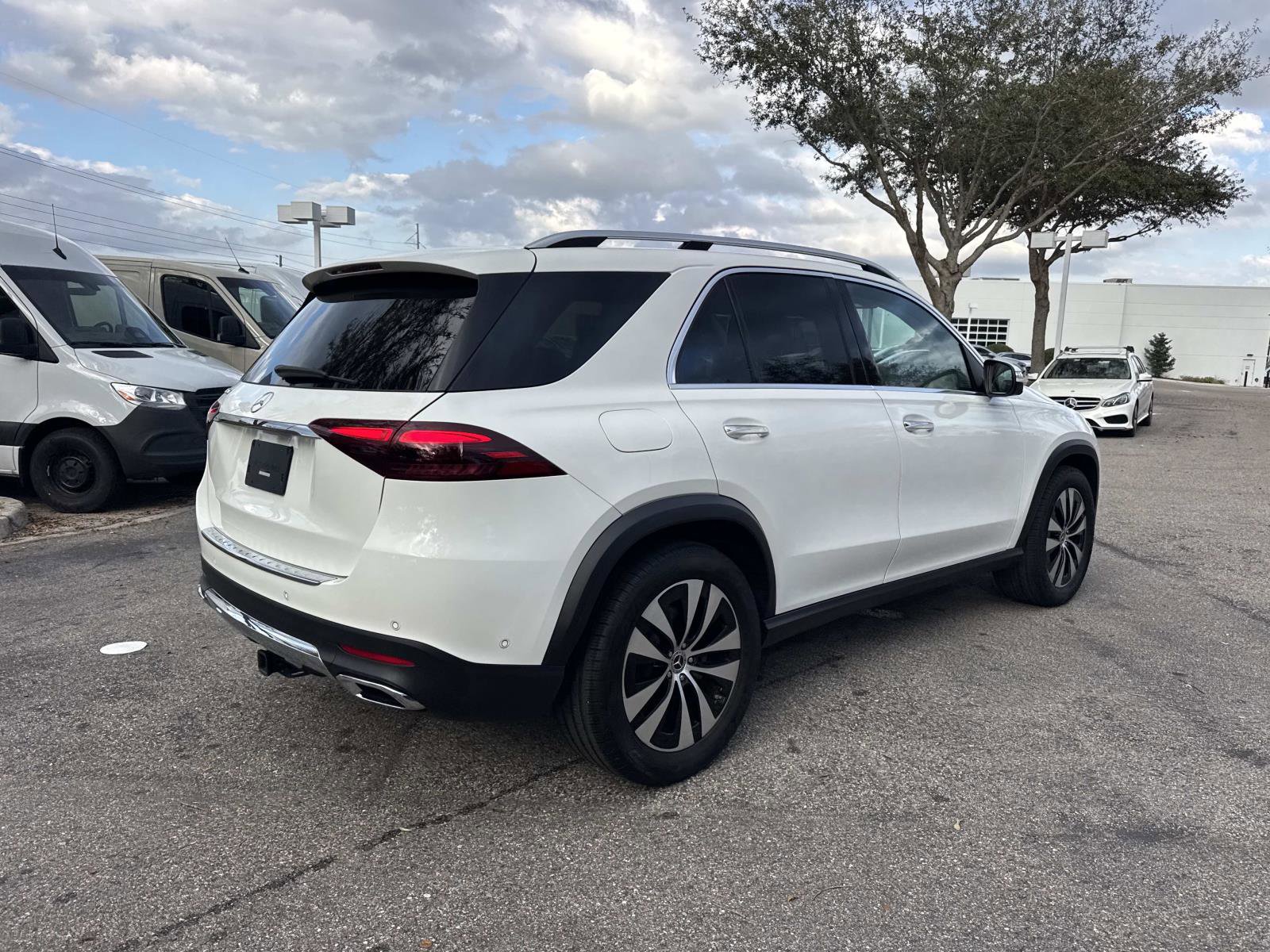 Certified 2025 Mercedes-Benz GLE 350 4MATIC image 3