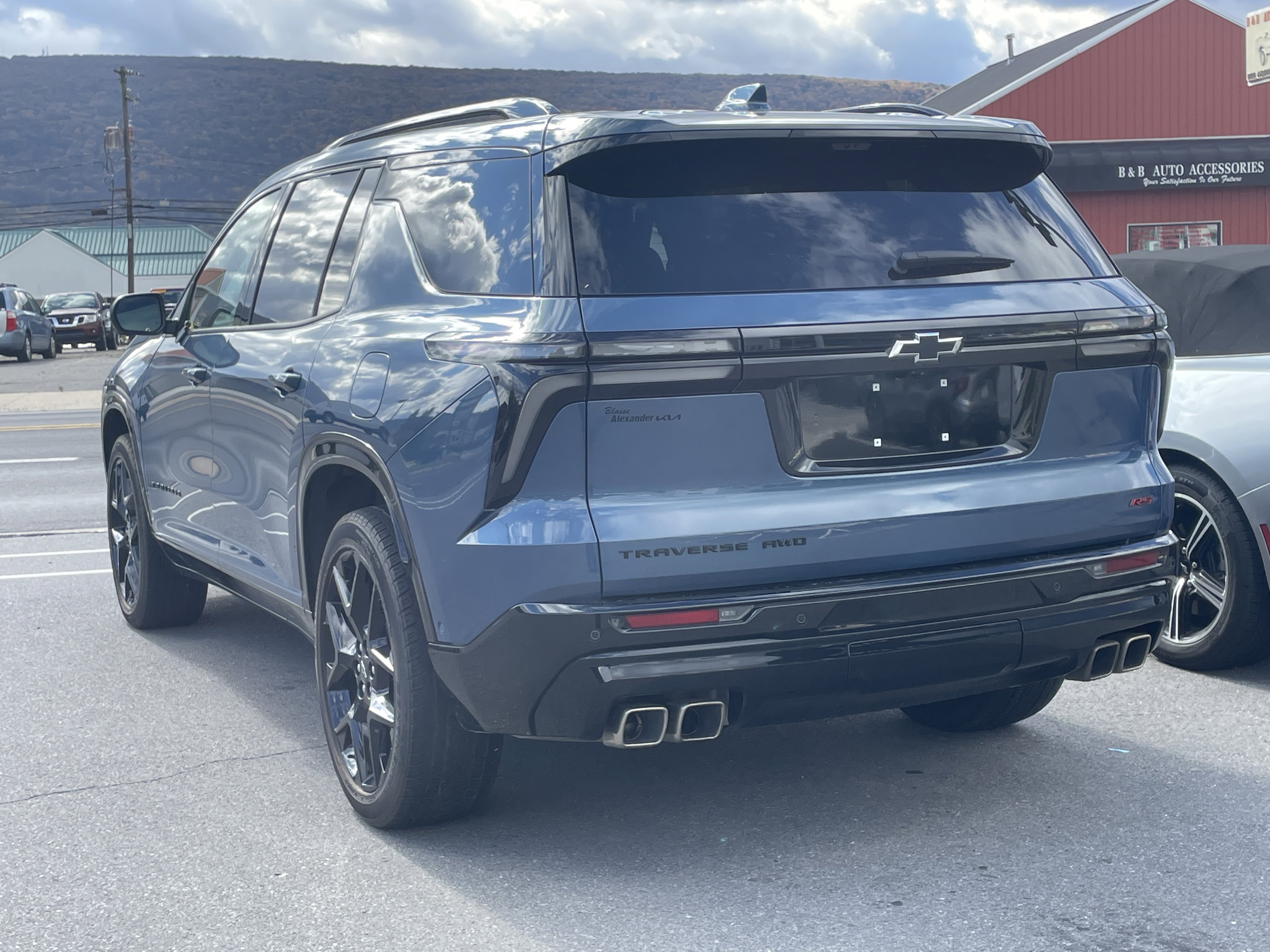 Used 2024 Chevrolet Traverse RS w/ LPO, Floor Liner Package image 6