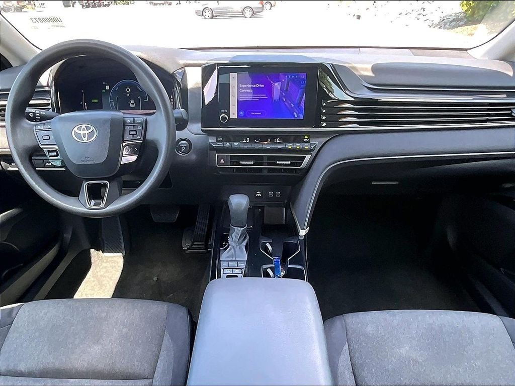 Used 2025 Toyota Camry LE FWD image 21