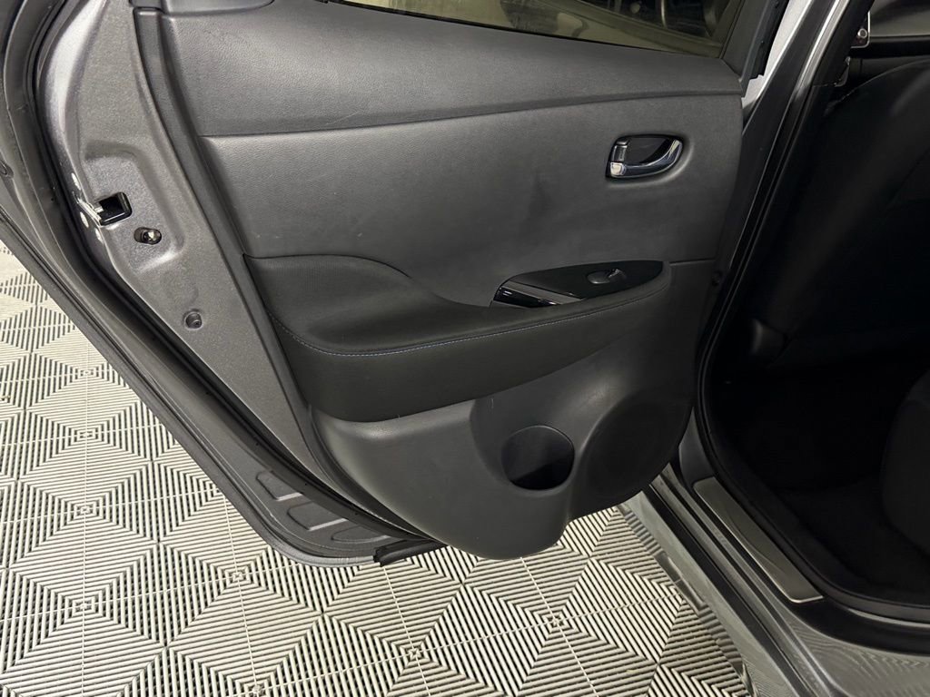 Used 2025 Nissan Leaf SV Plus image 27