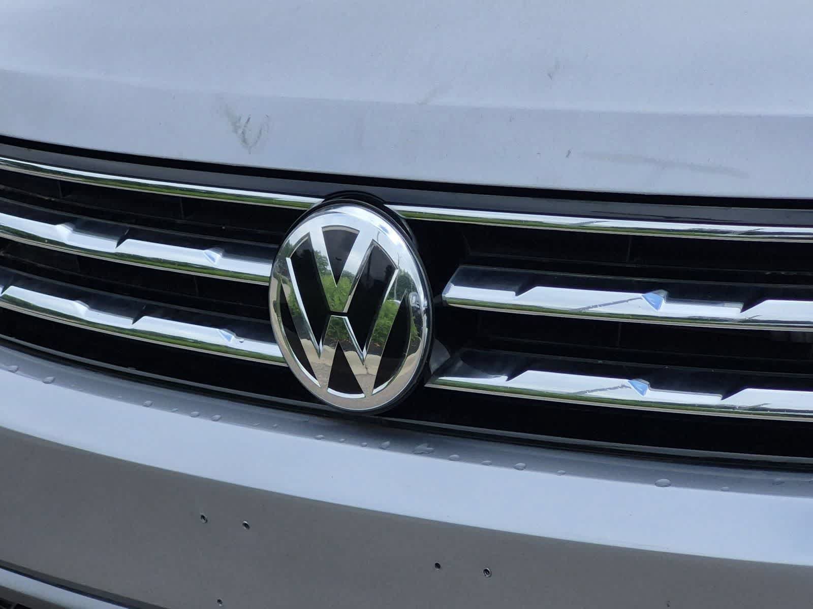 Used 2021 Volkswagen Tiguan SE AWD/4WD image 12