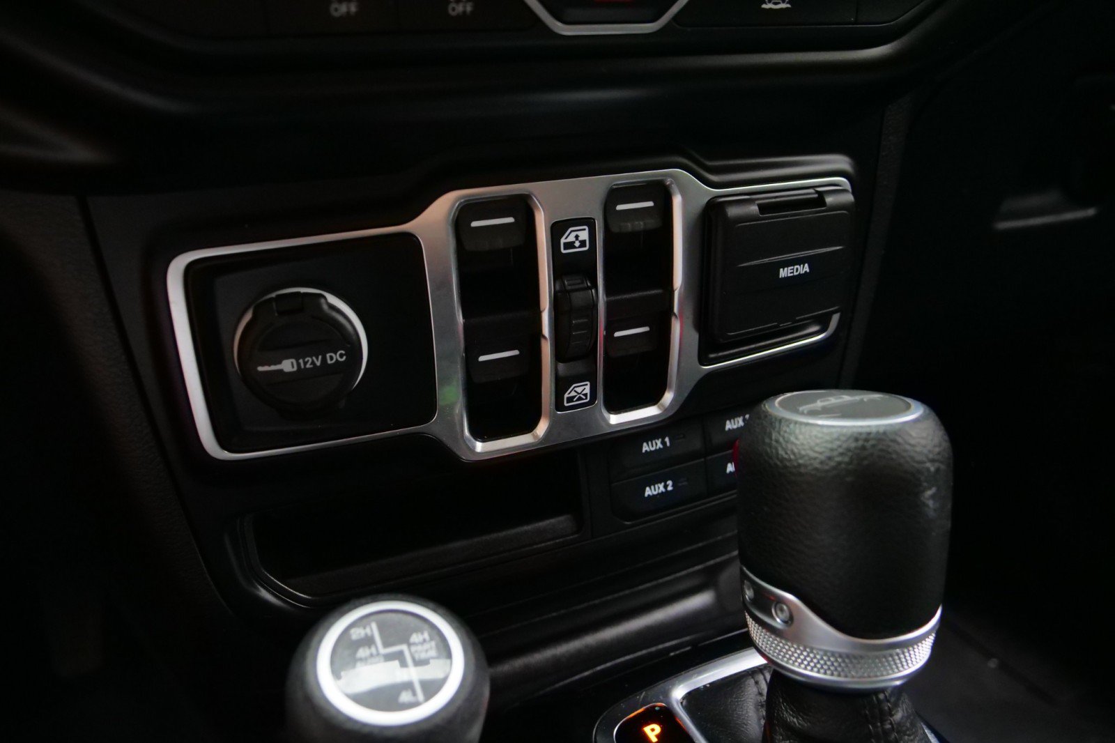 Used 2021 Jeep Gladiator Sport AWD/4WD image 13