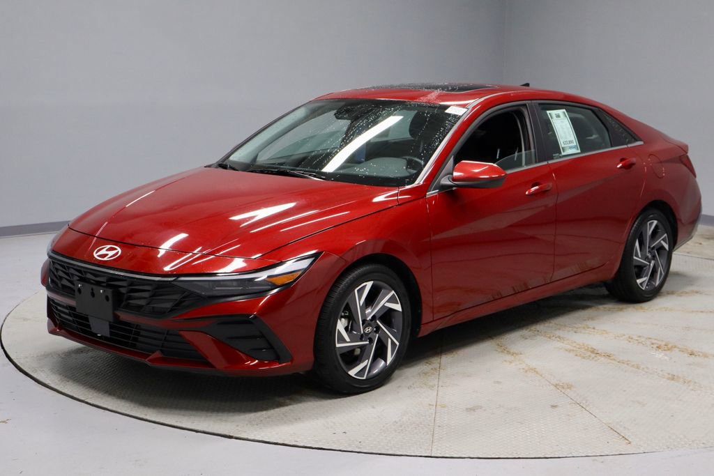 Used 2025 Hyundai Elantra SEL image 9