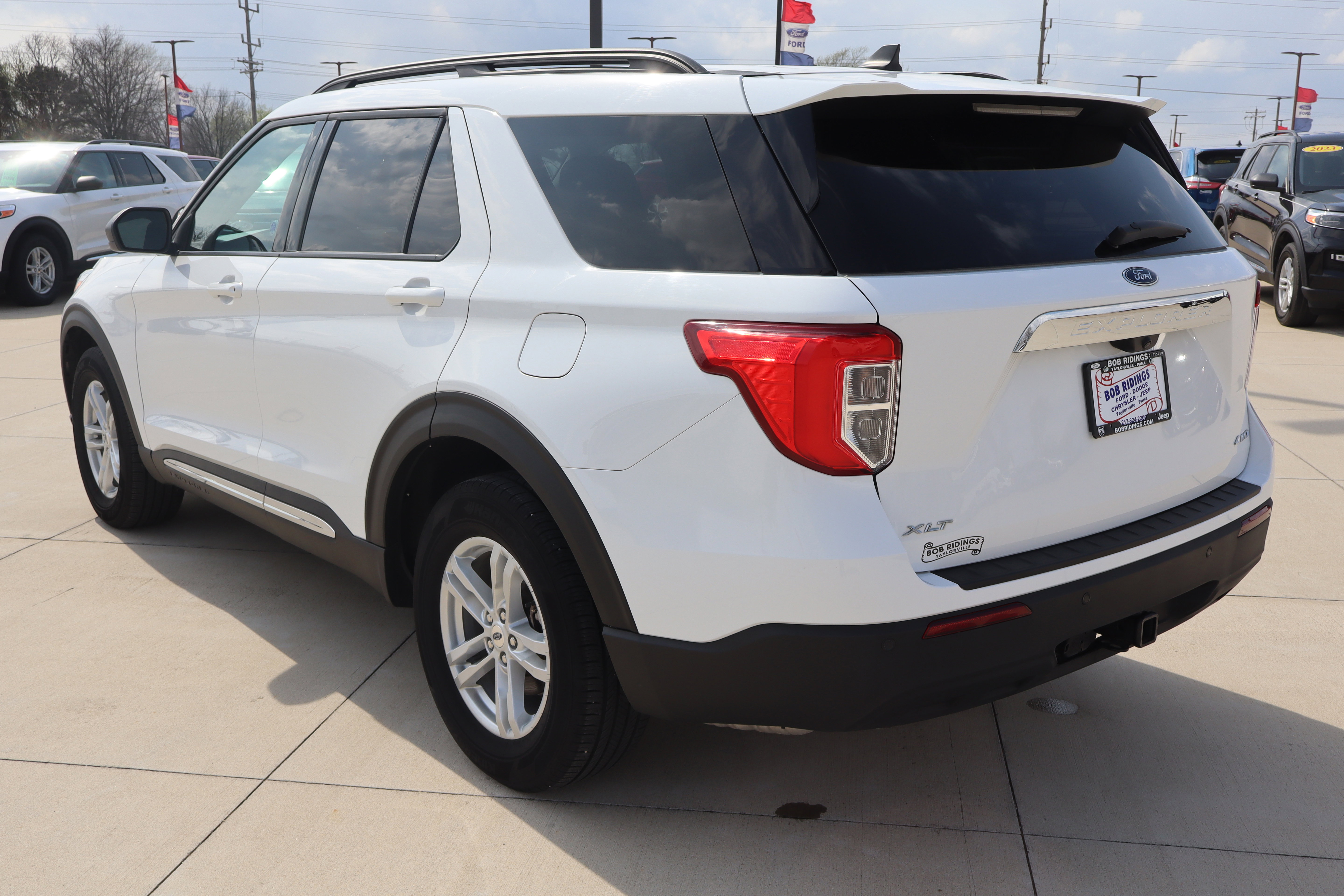 Used 2024 Ford Explorer XLT w/ Class IV Trailer Tow Package AWD/4WD image 8