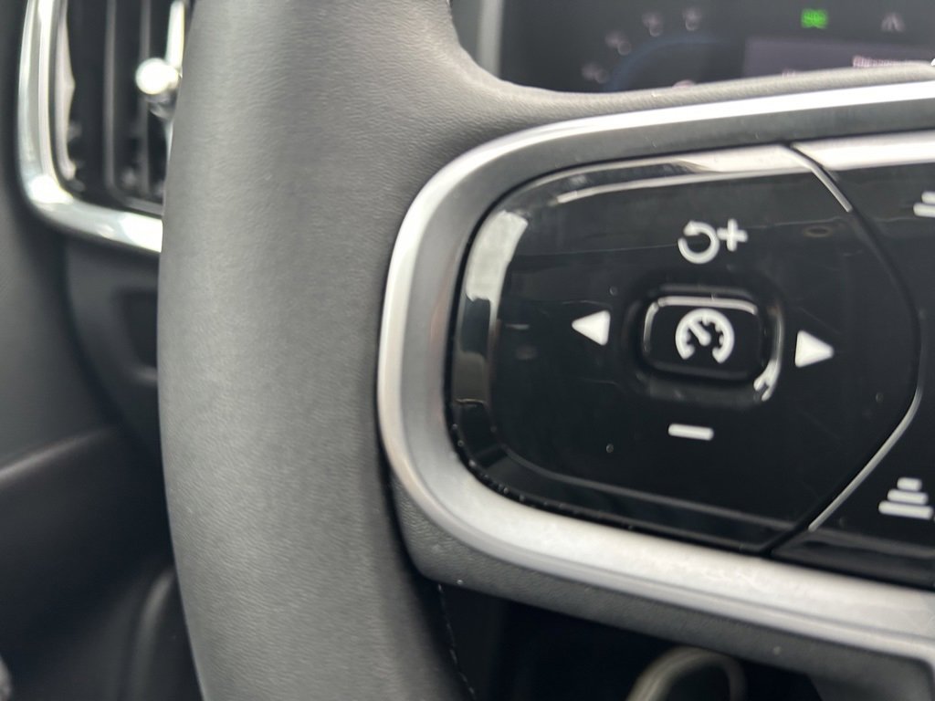 Certified 2025 Volvo S90 T8 Plus image 27