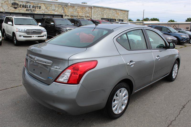 Used 2012 Nissan Versa SV w/ Convenience Pkg FWD image 7