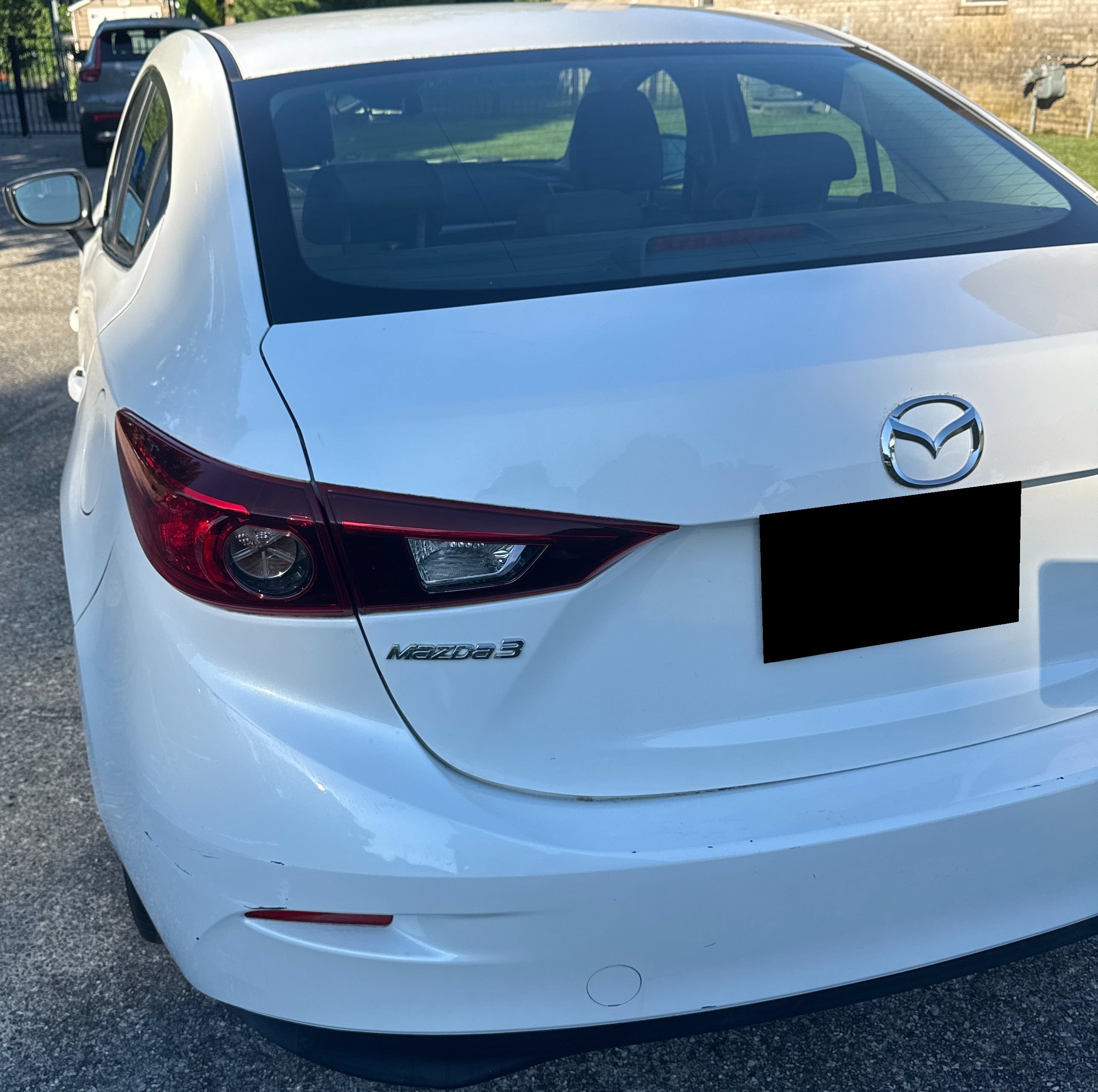 Used 2017 MAZDA MAZDA3 Touring FWD image 3