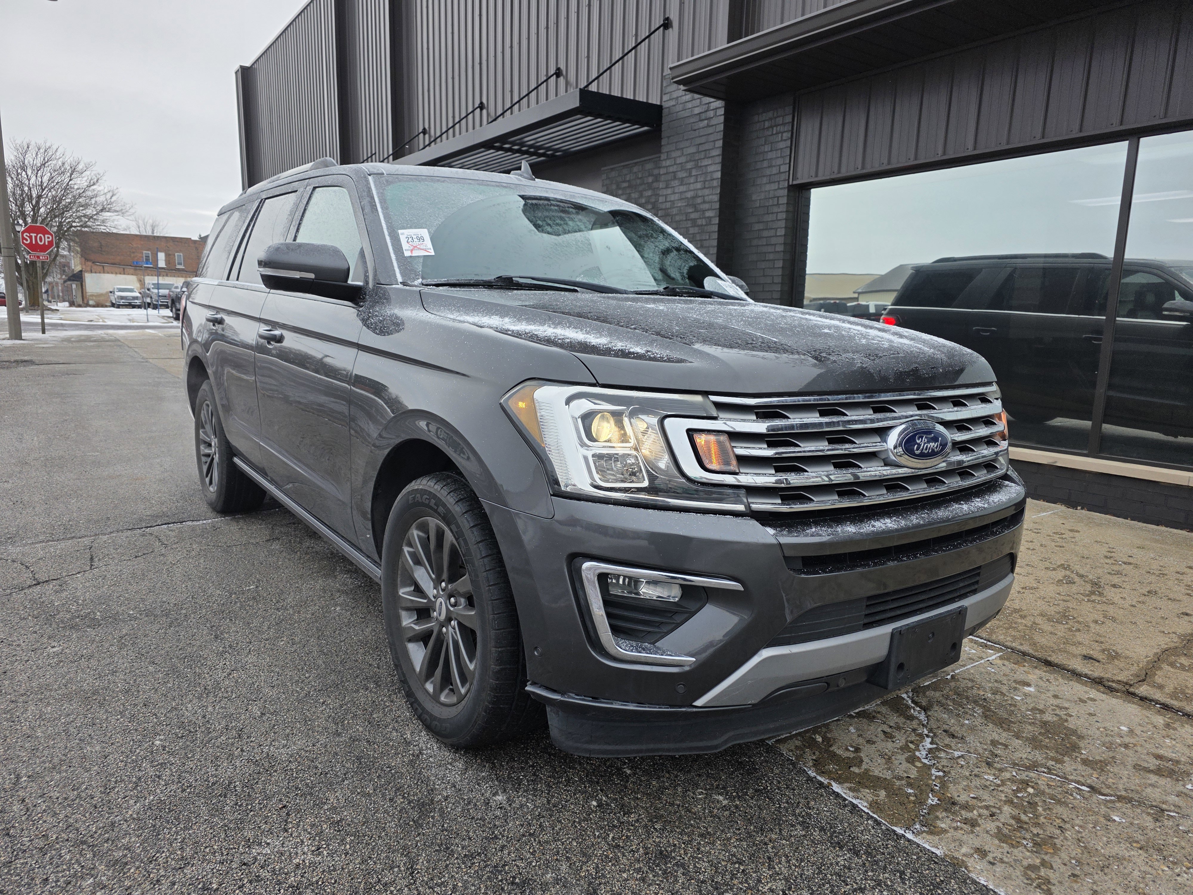 Used 2019 Ford Expedition Limited w/ Equipment Group 301A image 3