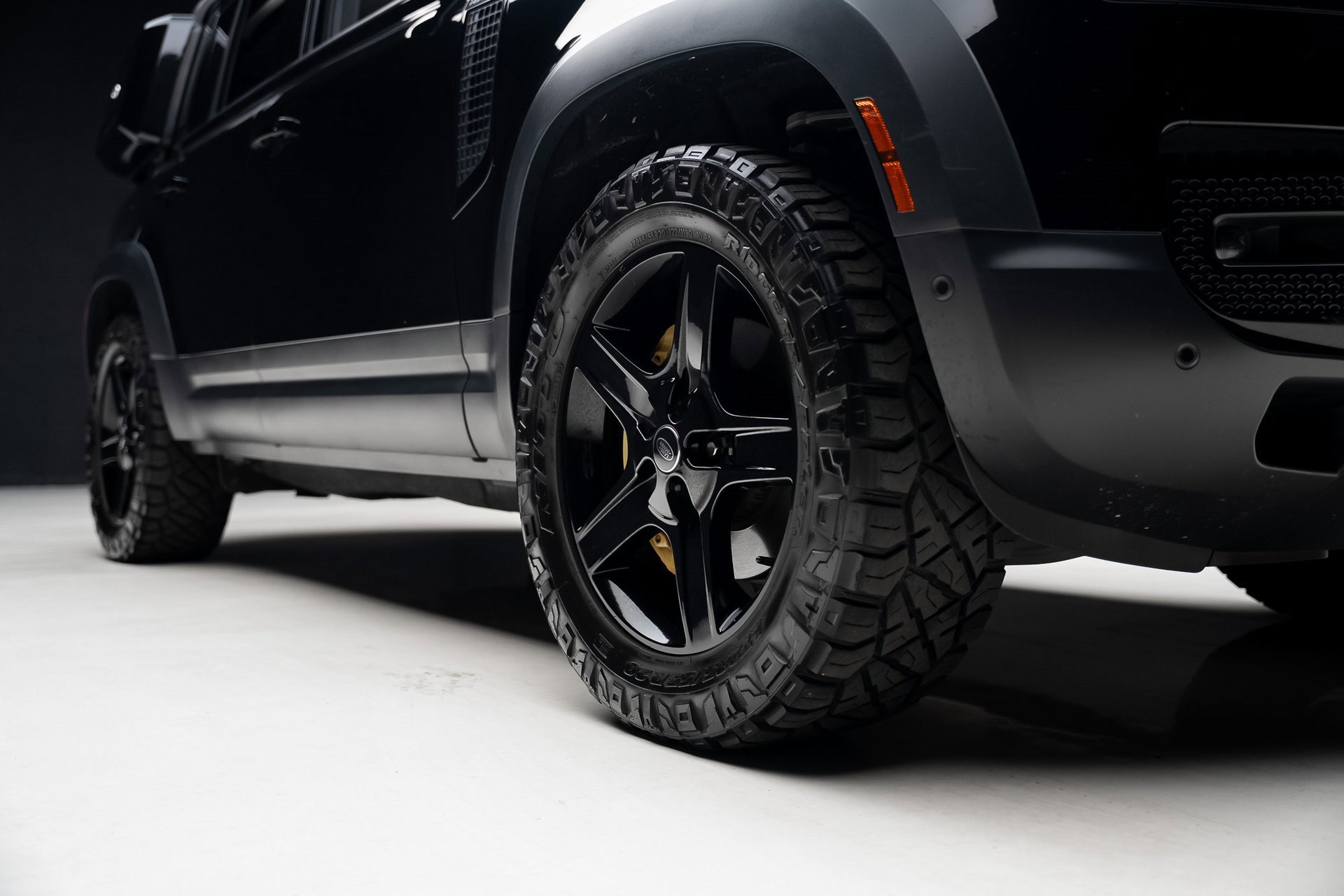 Used 2022 Land Rover Defender 110 SE image 77