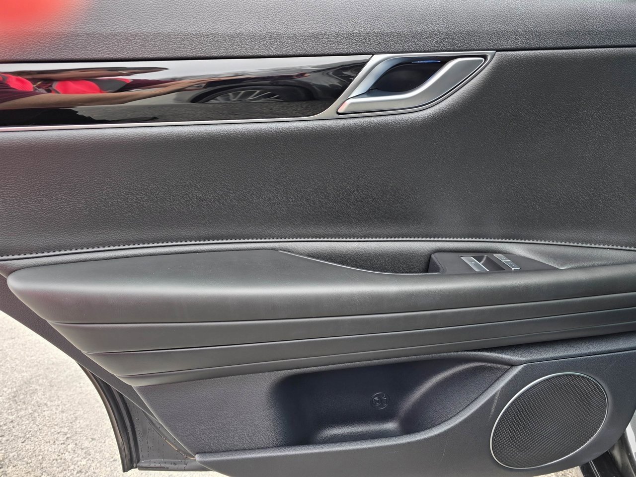 Used 2023 Genesis G80 2.5T image 32