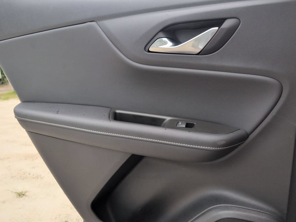 Used 2025 Chevrolet Blazer LT FWD image 26