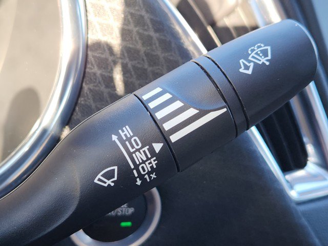 Used 2018 Chevrolet Malibu LT image 34