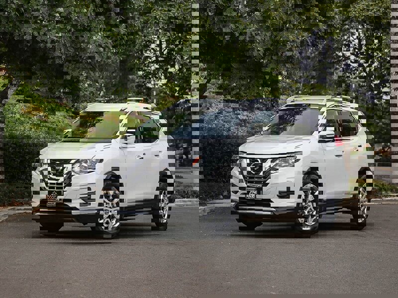 Used 2017 Nissan Rogue SV