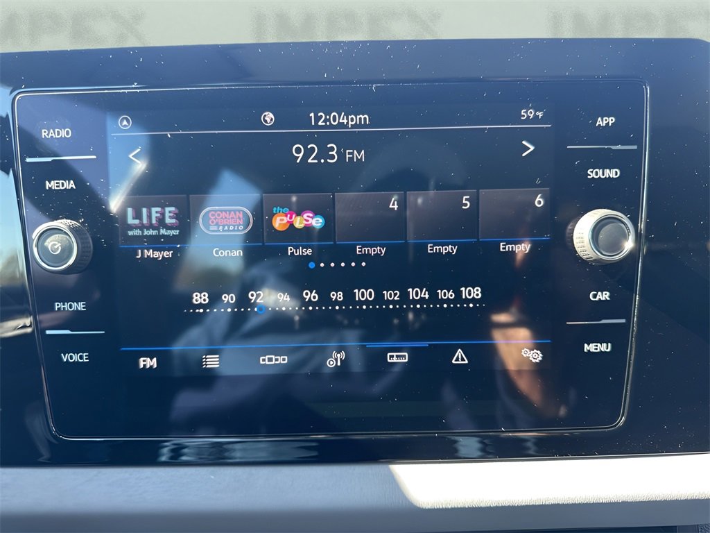 Used 2025 Volkswagen Jetta SE image 18