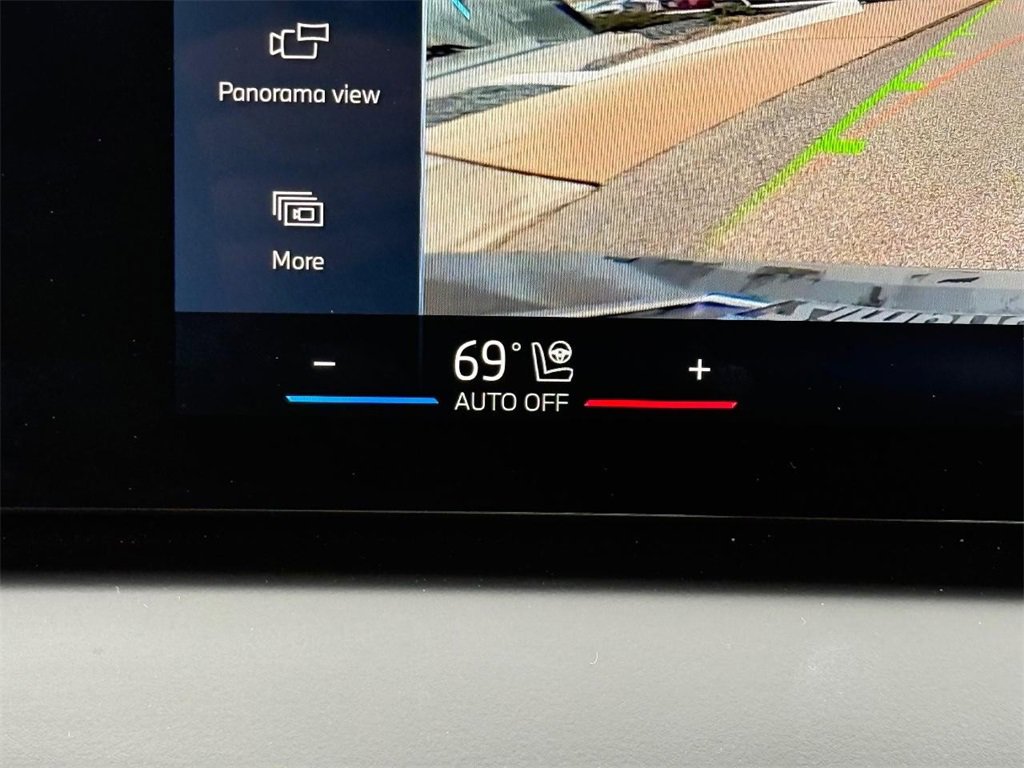 Certified 2025 BMW X3 xDrive30i w/ Premium Package image 19