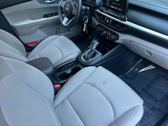 Used 2020 Kia Forte LXS FWD image 17