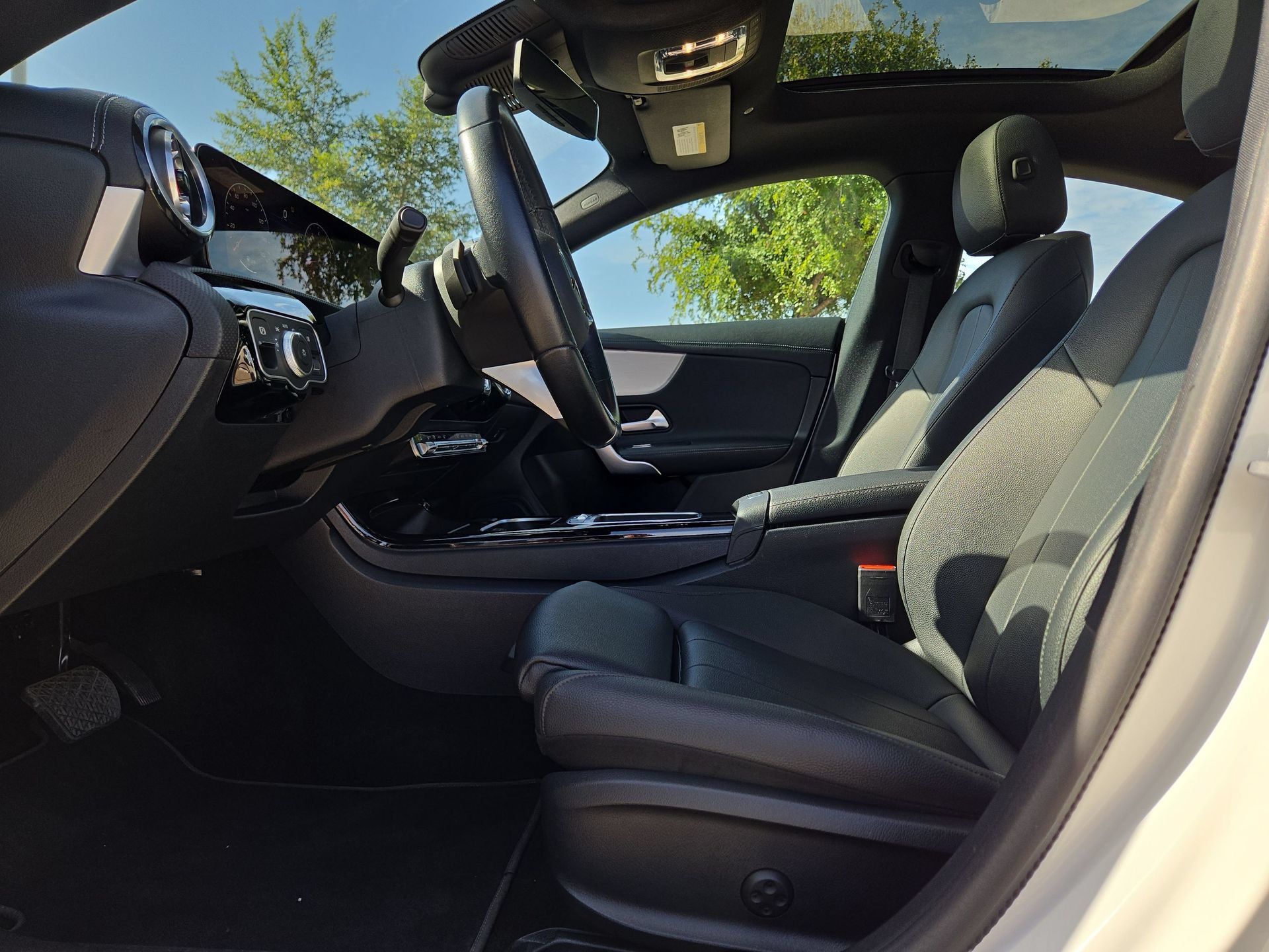 Used 2025 Mercedes-Benz CLA 250 image 16