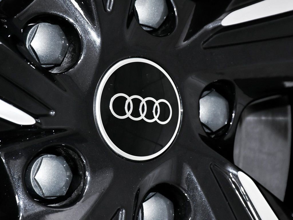 Used 2025 Audi S6 e-tron Prestige w/ 21" Black Optic Package AWD/4WD image 98