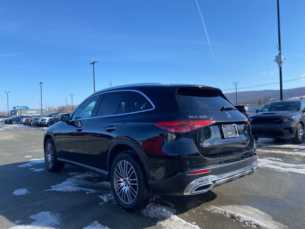 Used 2024 Mercedes-Benz GLC 300 4MATIC image 4