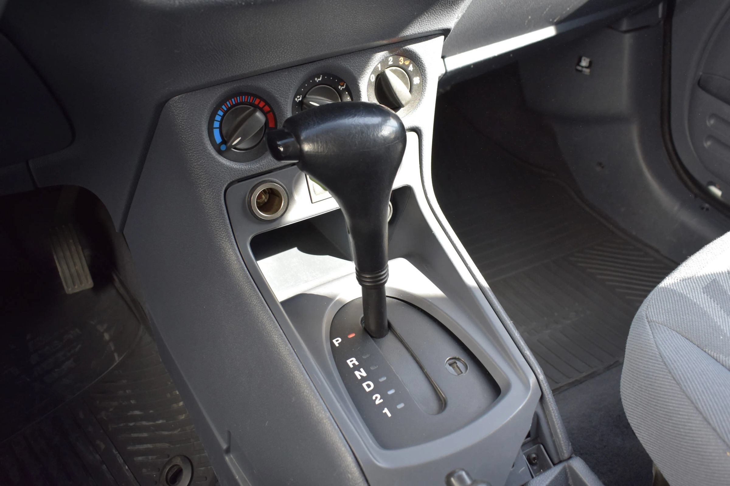 Used 2011 Ford Transit Connect XL FWD image 50