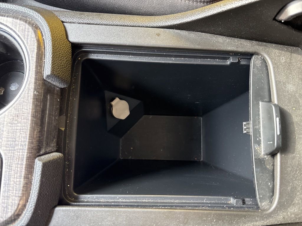 Used 2015 GMC Acadia SLT image 41