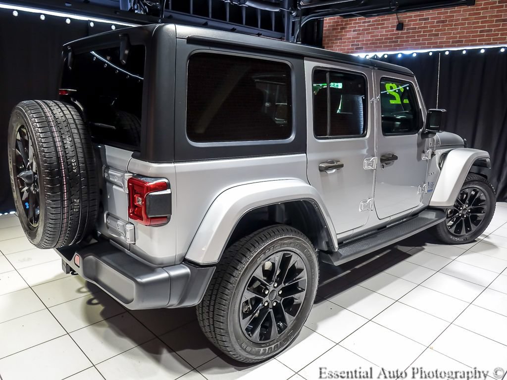 Used 2022 Jeep Wrangler Unlimited Sahara w/ Cold Weather Group AWD/4WD image 10
