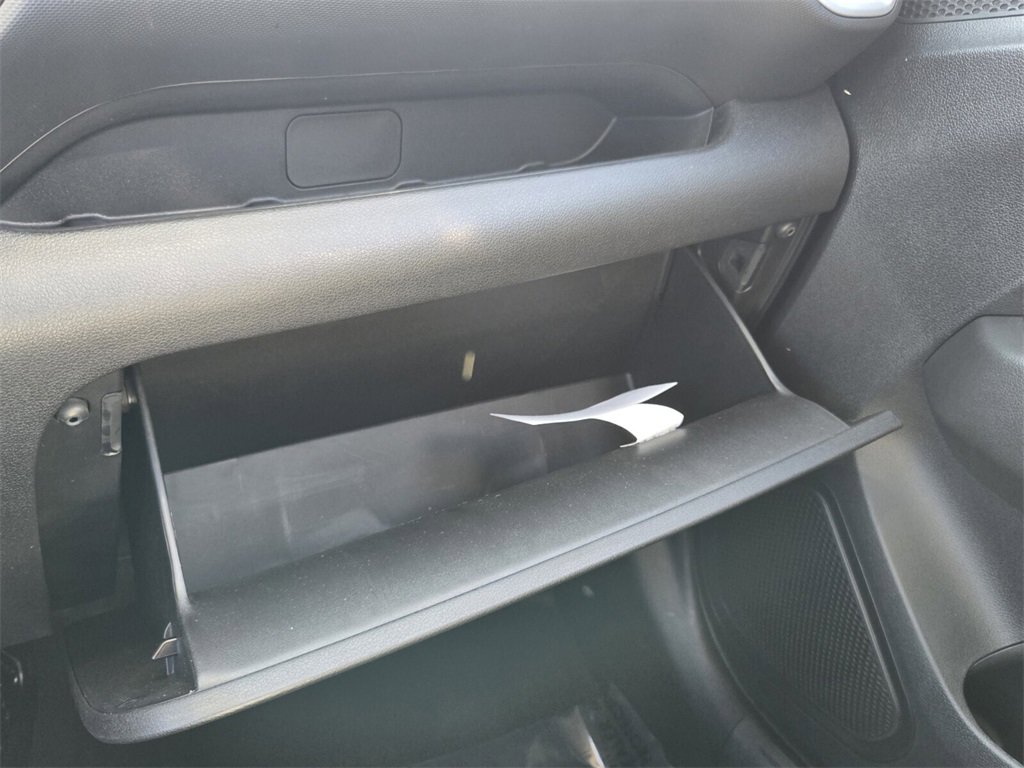 Certified 2025 Hyundai Venue SE image 21