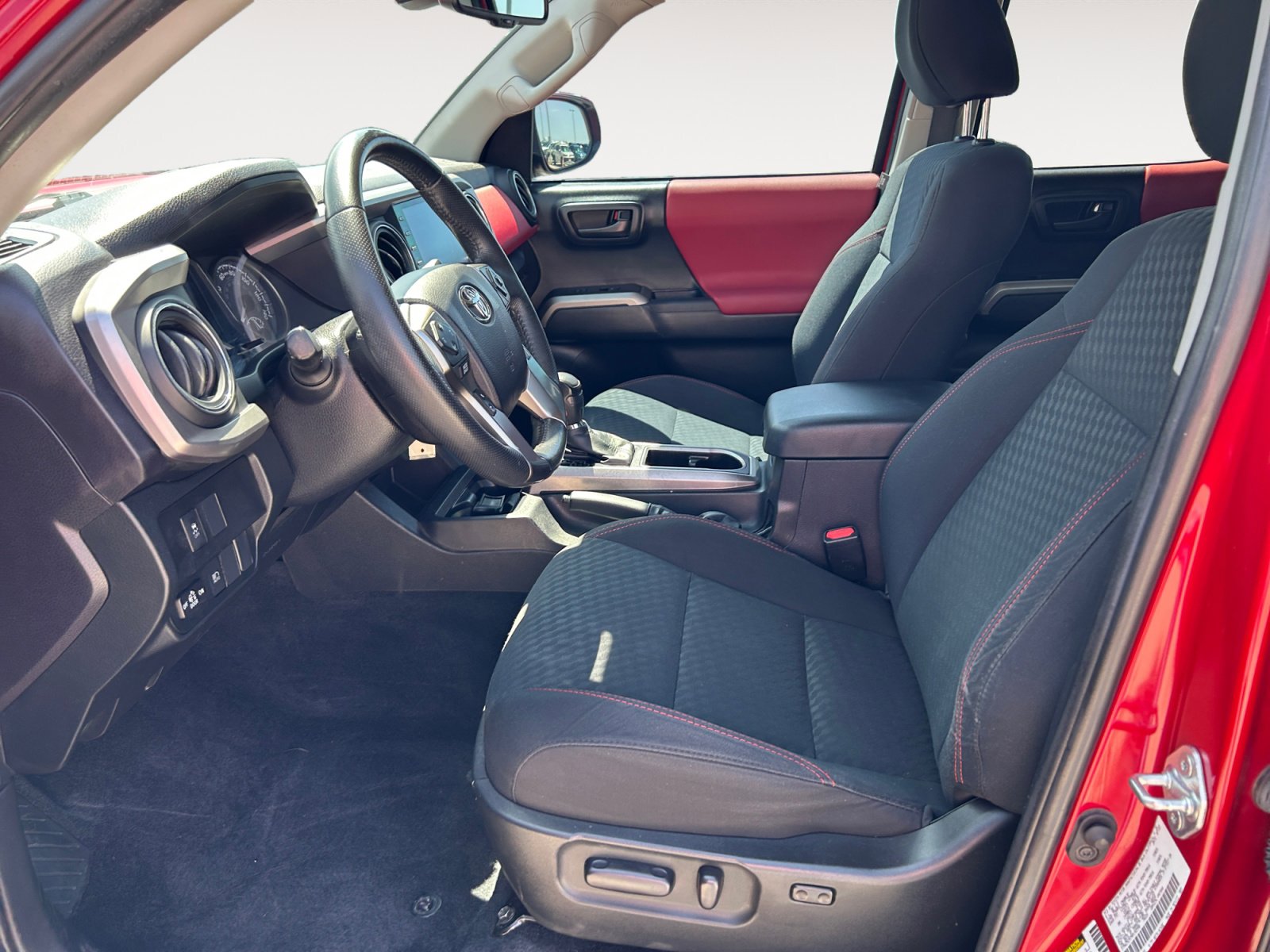 Used 2022 Toyota Tacoma SR5 RWD image 19