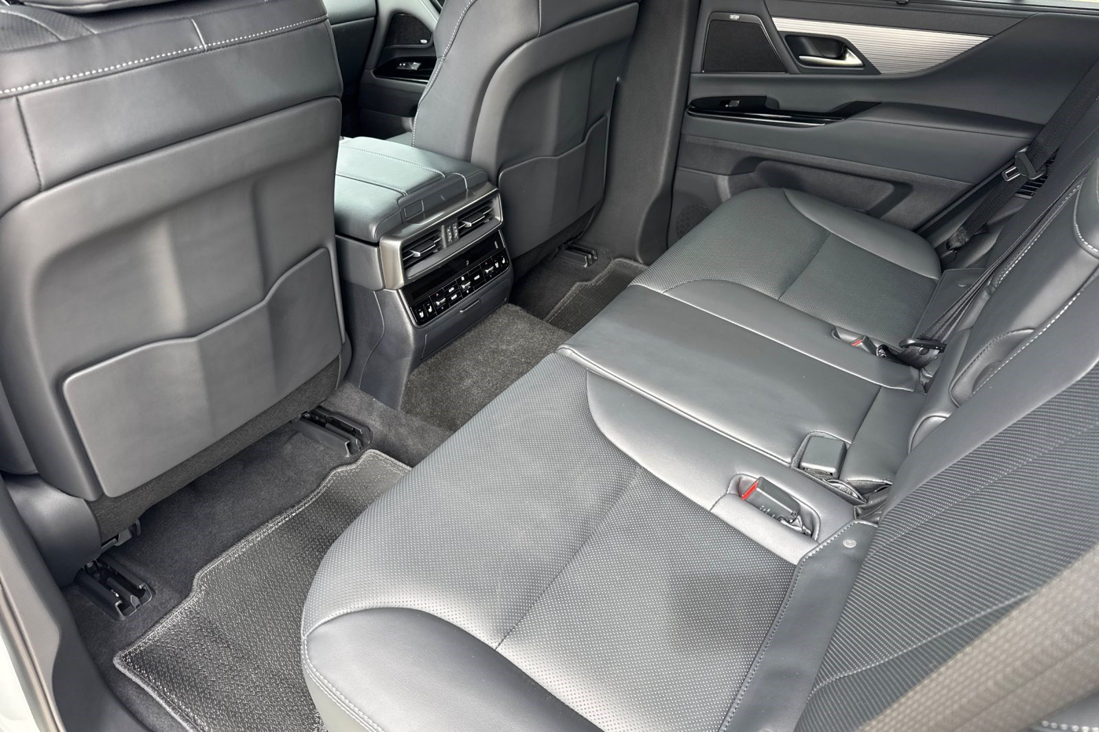 New 2026 Lexus LX 700h F Sport AWD/4WD image 25