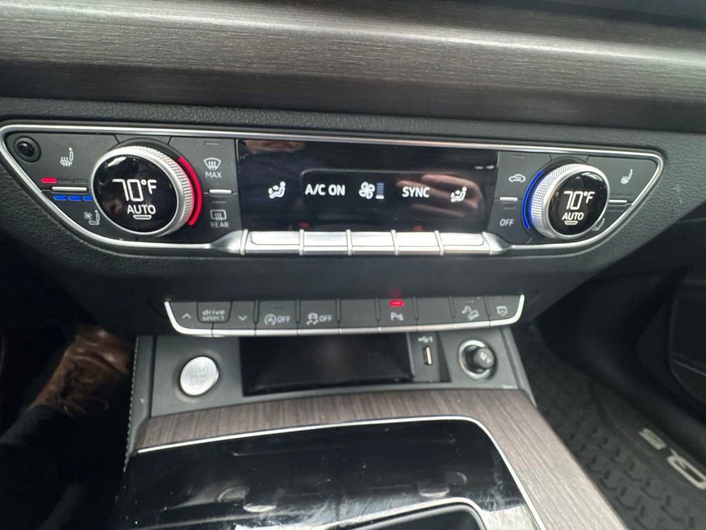 Used 2023 Audi Q5 2.0T Premium Plus w/ Premium Plus Package AWD/4WD image 13