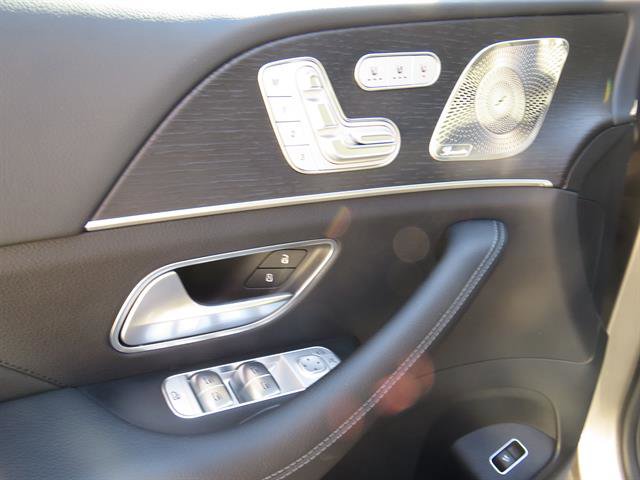 Used 2023 Mercedes-Benz GLS 450 4MATIC image 9