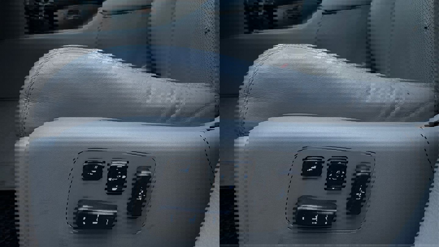 Used 2007 Lexus LS 460 RWD image 40