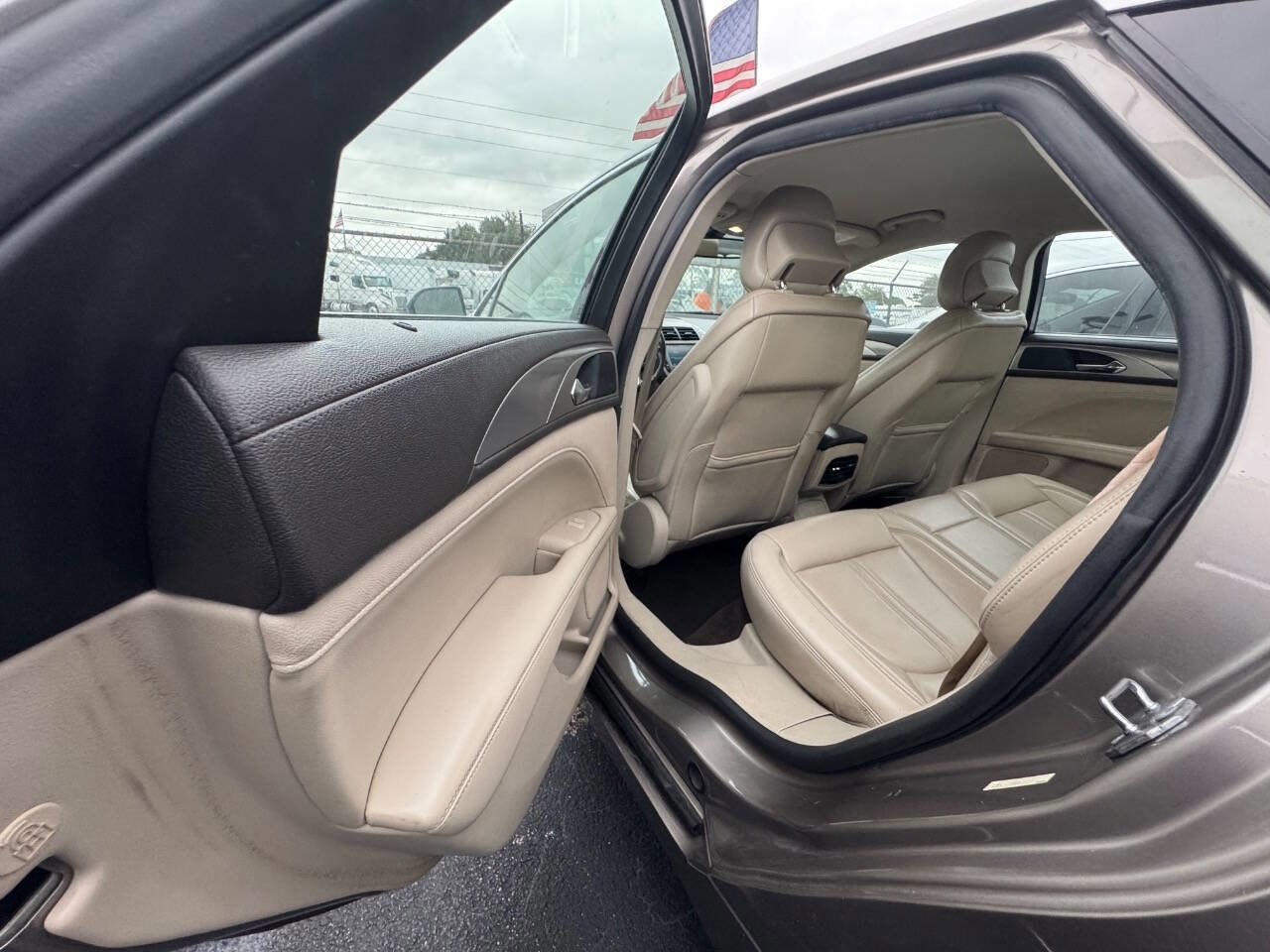Used 2019 Lincoln MKZ Premiere image 11