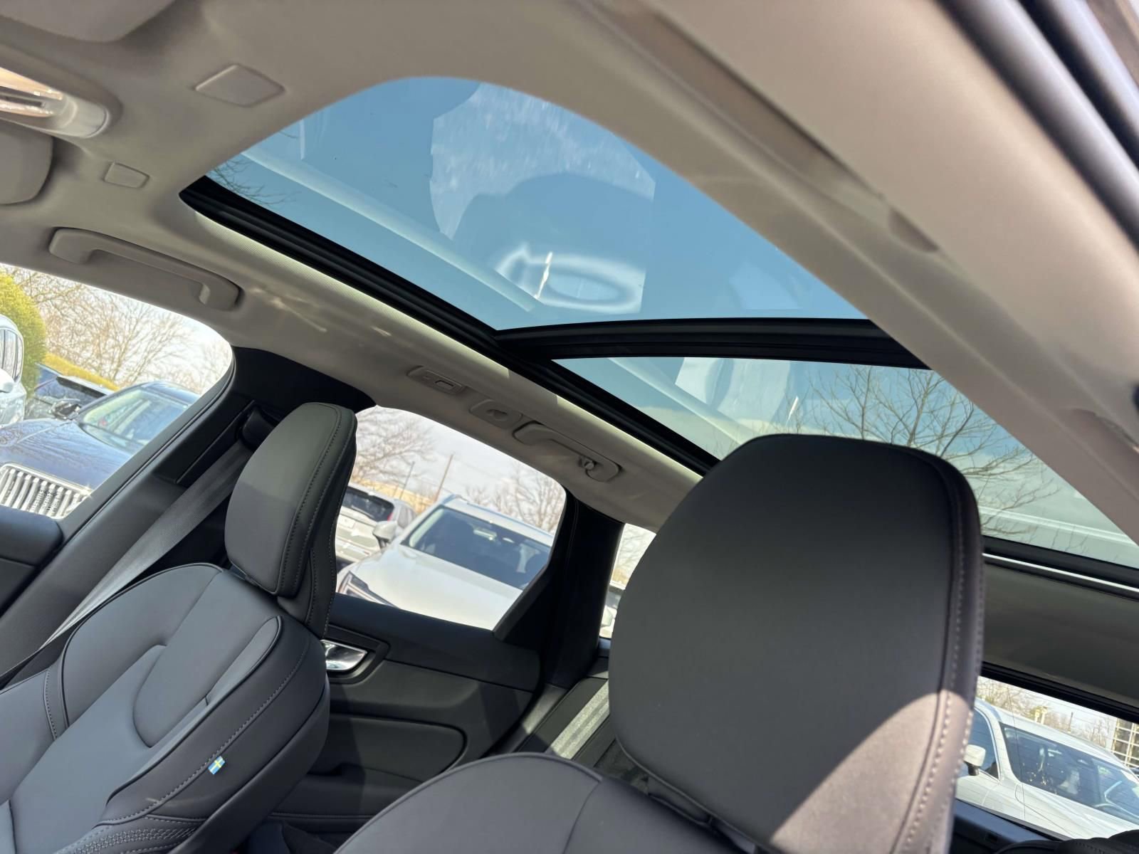 New 2026 Volvo XC60 B5 Plus AWD/4WD image 24