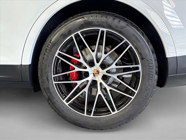 New 2025 Porsche Cayenne S AWD/4WD image 26