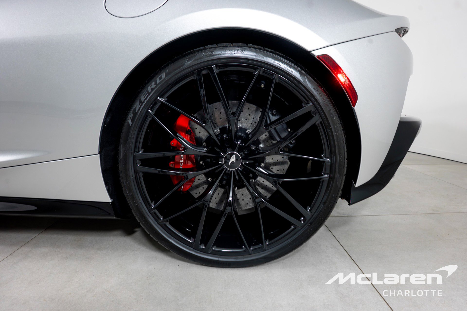 Used 2023 McLaren GT RWD image 27