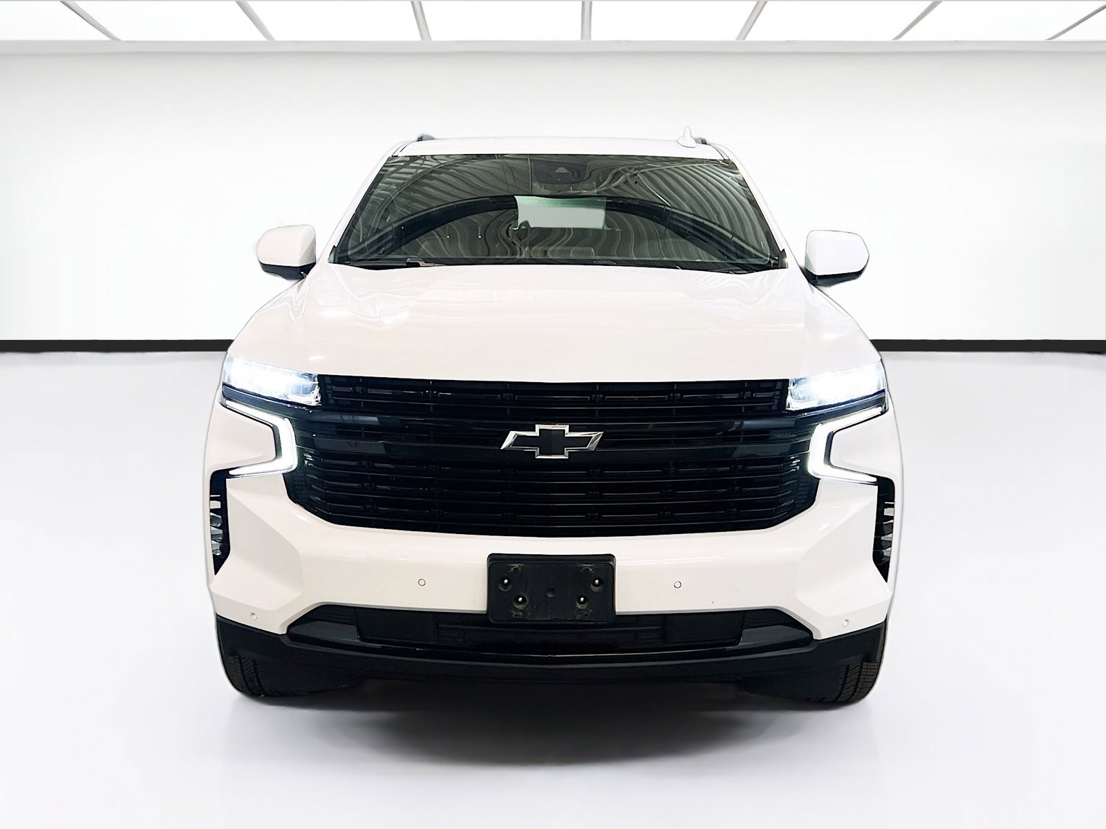 Used 2024 Chevrolet Suburban RST RWD image 2