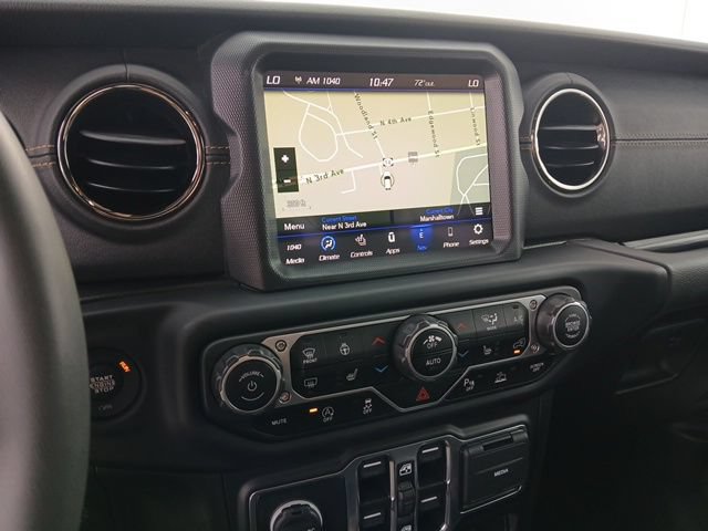 Used 2023 Jeep Gladiator Overland AWD/4WD image 19