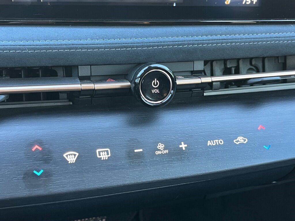 Certified 2024 Nissan Ariya AWD image 6