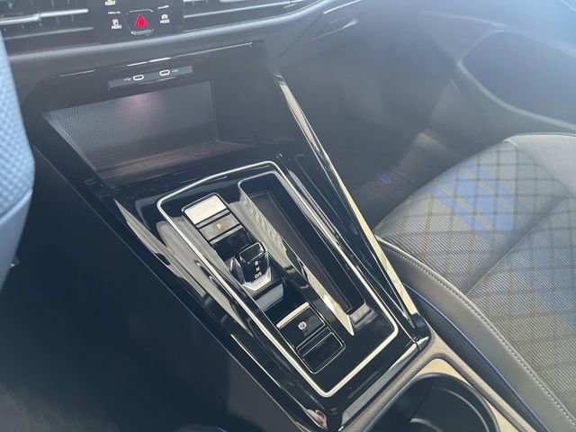New 2026 Volkswagen Golf w/ Euro Style Package image 24