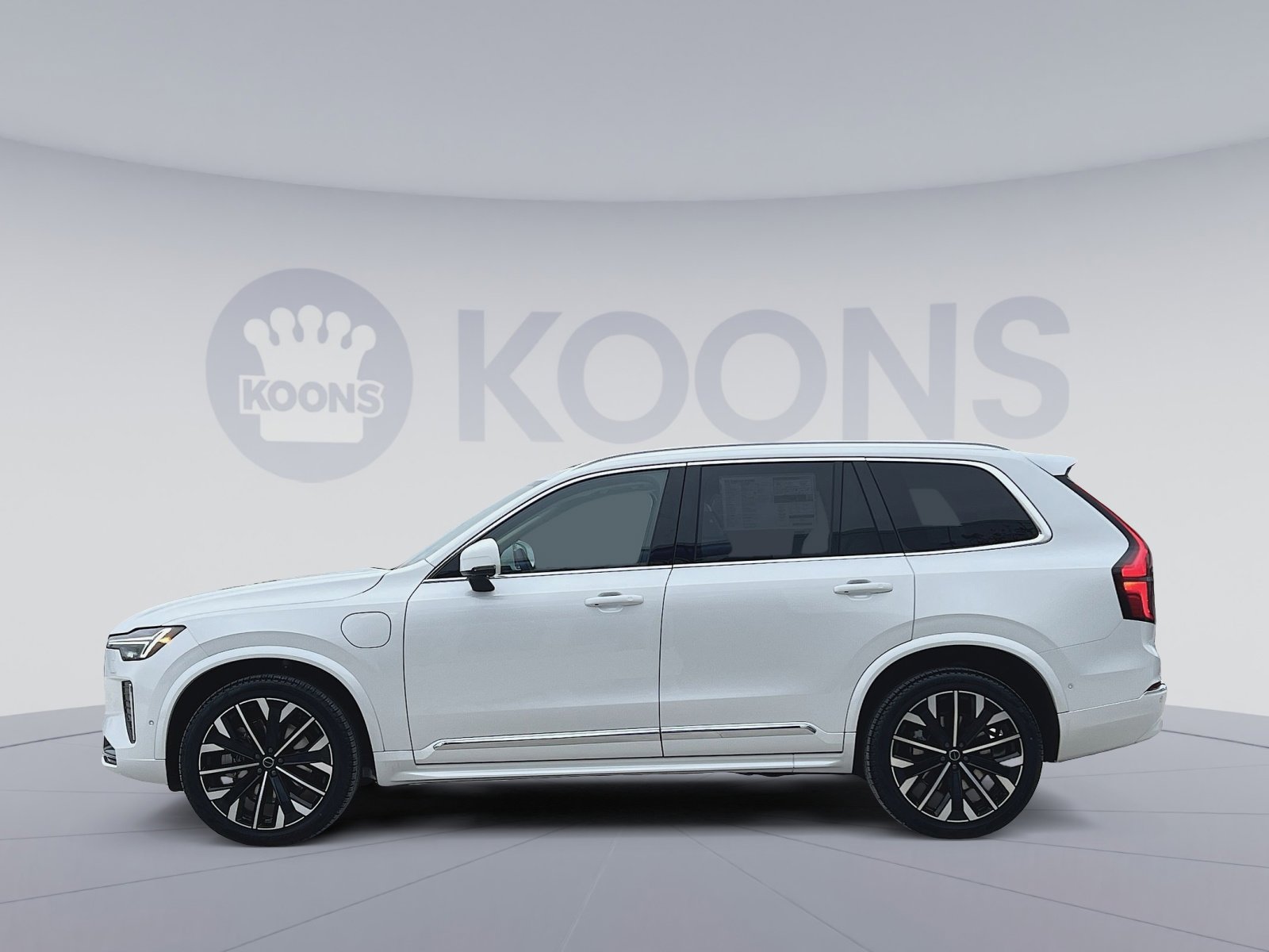 New 2026 Volvo XC90 T8 Ultra w/ Lounge Package image 2