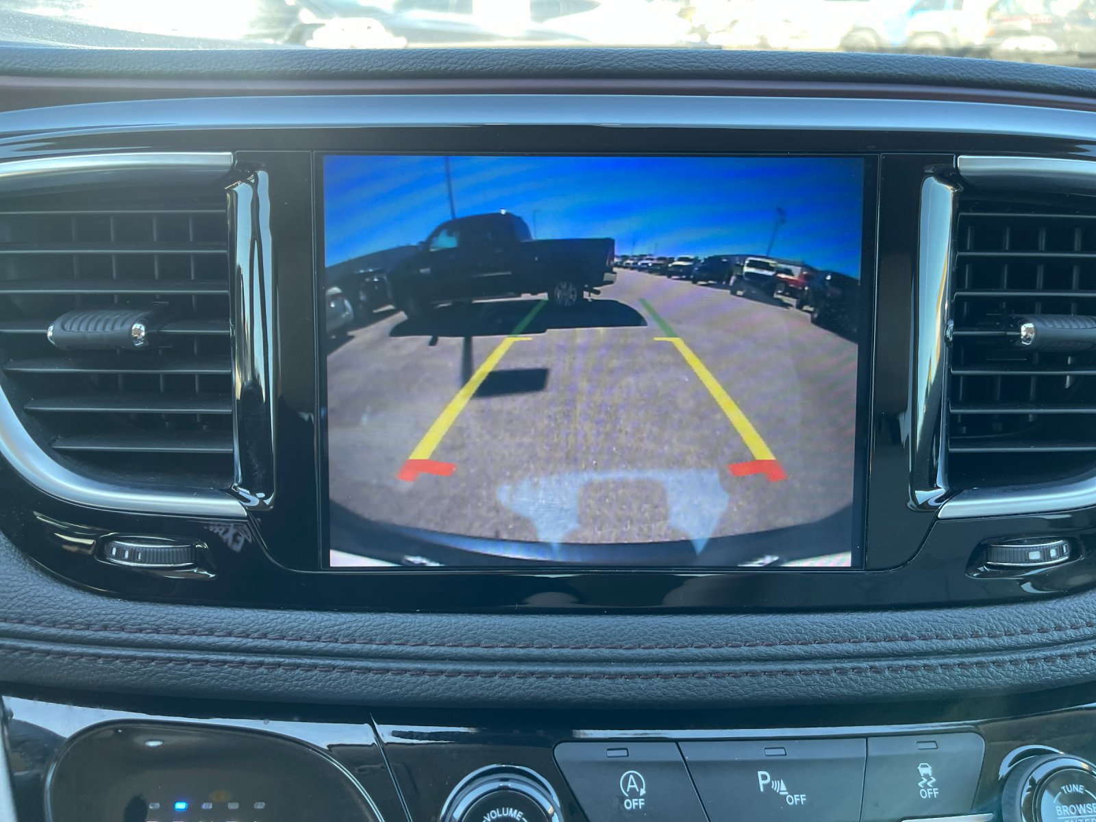 Used 2020 Chrysler Pacifica Limited FWD image 22