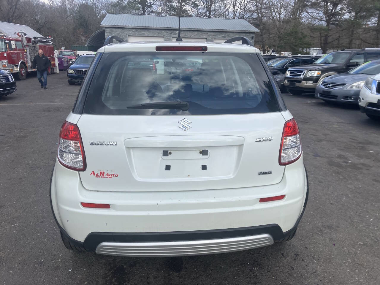 Used 2009 Suzuki SX4 Base AWD Crossover 4dr 4A image 8