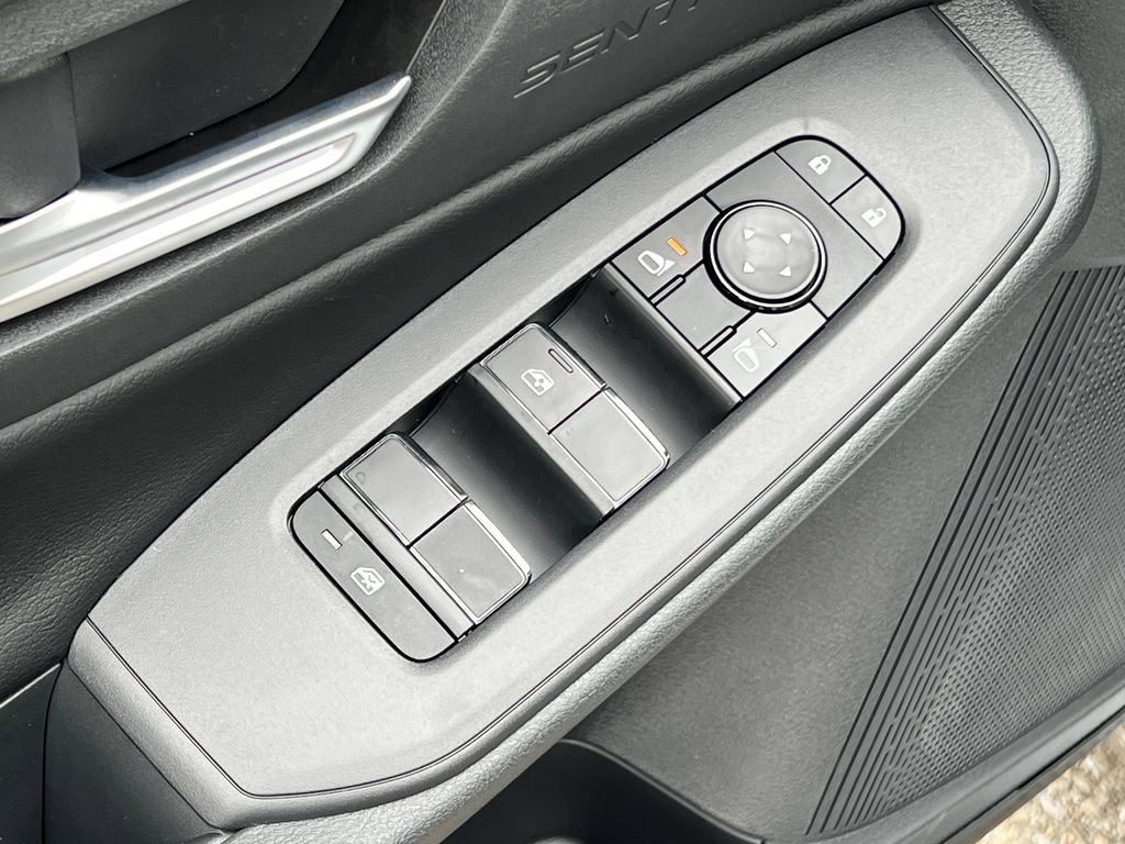 New 2026 Nissan Sentra SV w/ SV Convenience Package FWD image 8