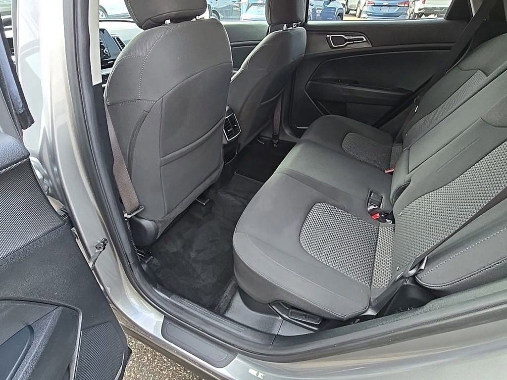Used 2023 Kia Sportage LX image 20