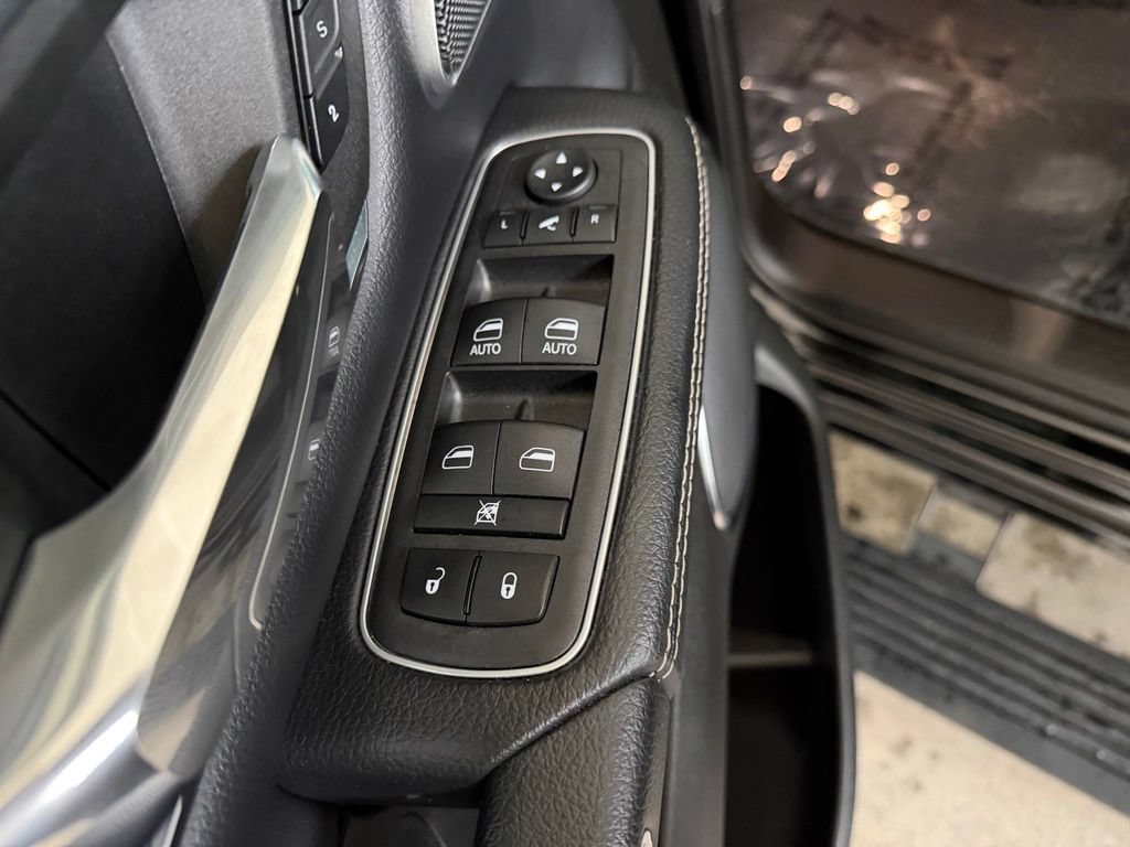 Used 2023 RAM 1500 Laramie RWD image 41
