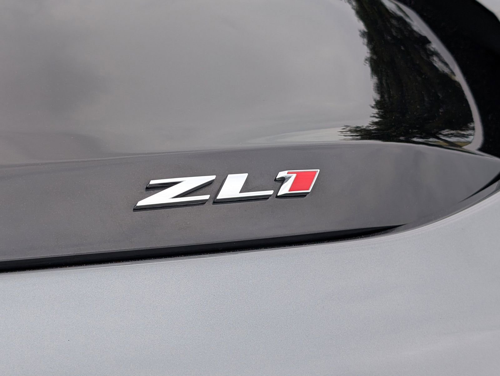 Used 2021 Chevrolet Camaro ZL1 RWD image 5
