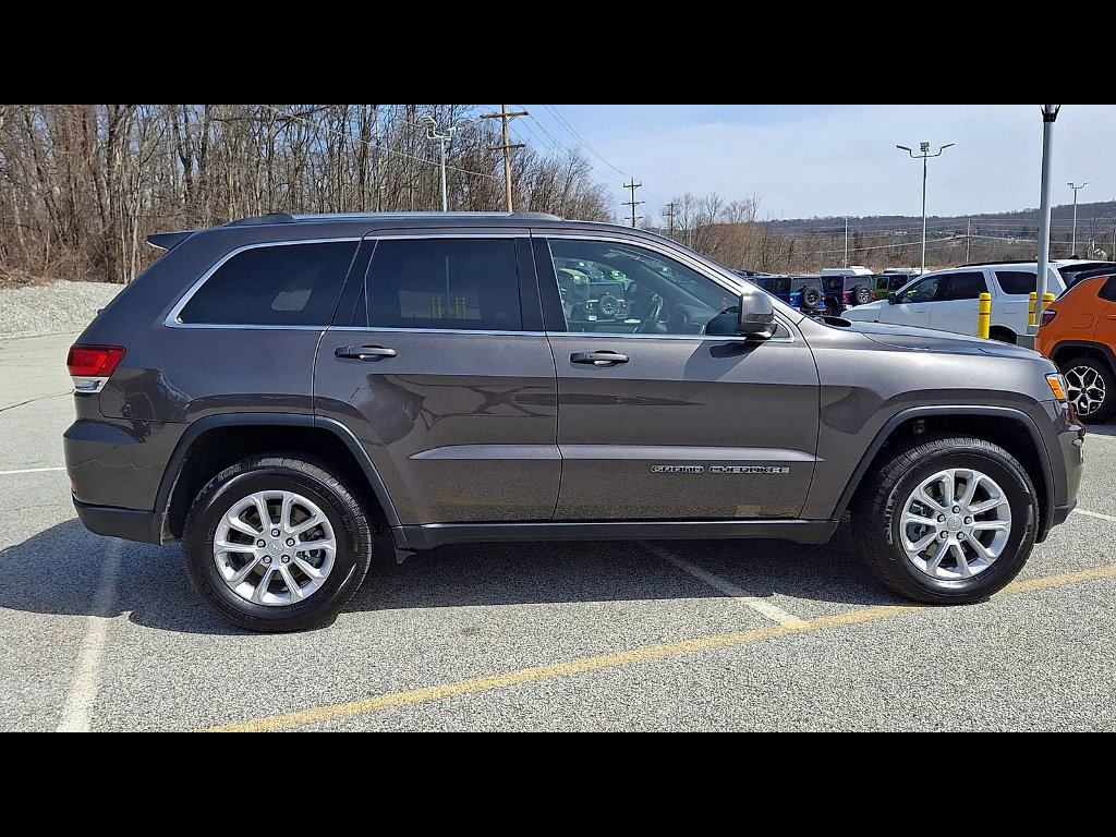 Certified 2021 Jeep Grand Cherokee Laredo image 9